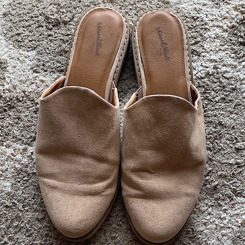 Flats By Universal Threads